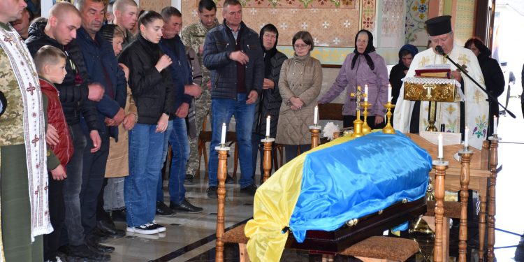 Із військовим Іваном Паньківим попрощалися у Бучацькій громаді