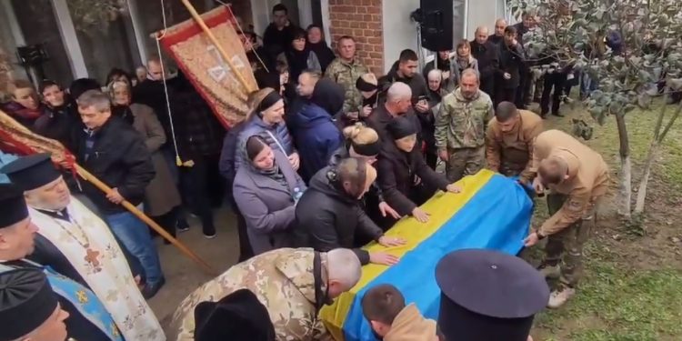Із загиблим воїном Іваном Плішкою прощаються на Бучаччині