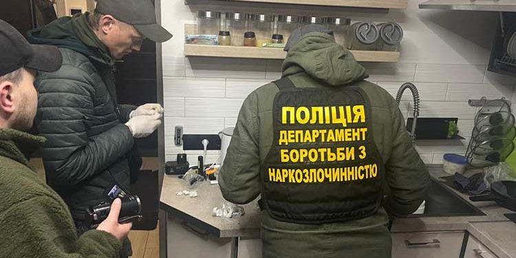 Судитимуть зловмисників, які організували наркоторгівлю на заході України