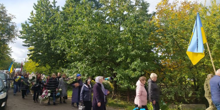 Із героєм Василем Стефанчуком попрощалися у Байковецькій громаді