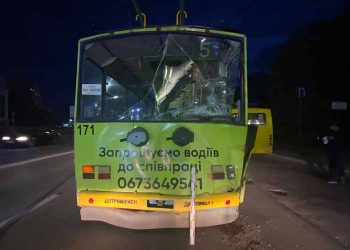 П’ятеро людей травмувалися в аварії неподалік Збаразького кільця