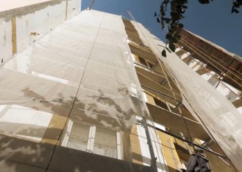 Як утеплюють житлові будинки у Тернополі