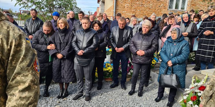 Із героєм Василем Стефанчуком попрощалися у Байковецькій громаді