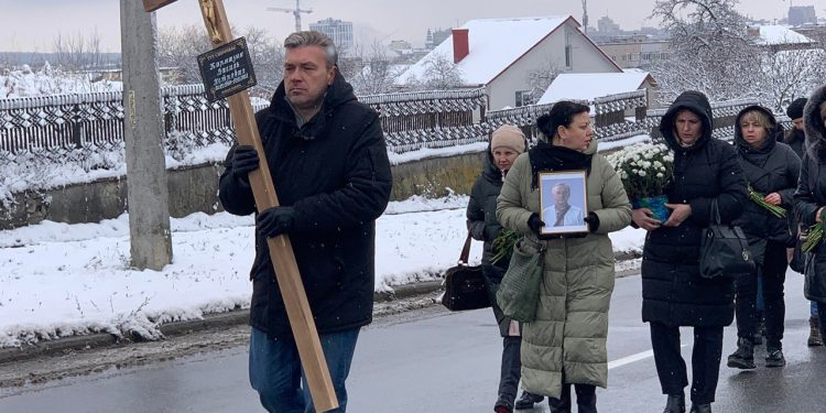 Із працівником сфери культури Василем Кармазиним прощаються сьогодні в Тернополі