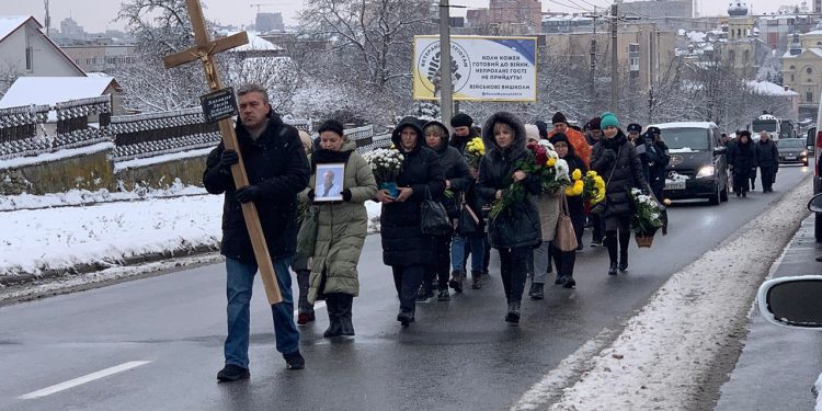 Із працівником сфери культури Василем Кармазиним прощаються сьогодні в Тернополі