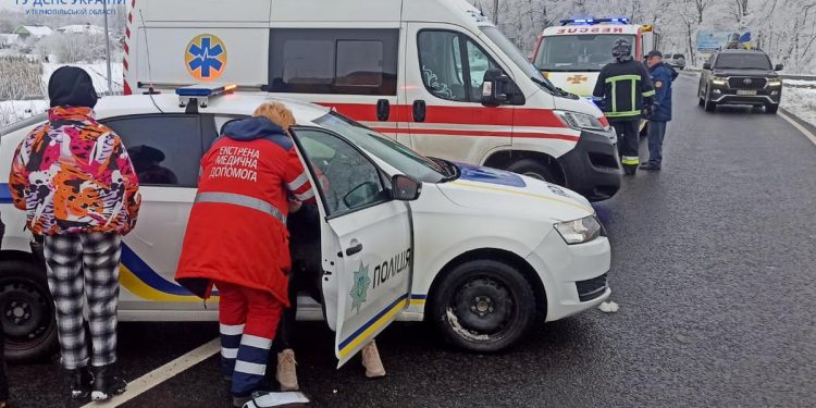 Автомобіль зіткнувся з автобусом у Чорткові (ОНОВЛЕНО)