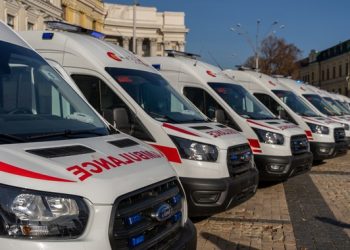 Автівки для мобільних гінекологічних бригад передадуть медикам на Тернопільщині