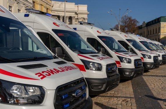 Автівки для мобільних гінекологічних бригад передадуть медикам на Тернопільщині