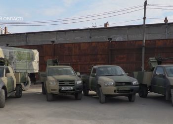 Крупнокаліберними кулеметами обладнали машини для військових ЗСУ