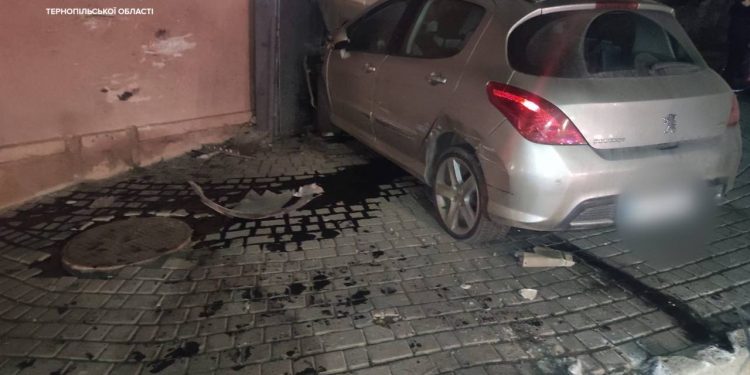 Через дві аварії ускладнений рух на вулицях Тернополя