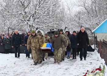 Із військовим Ігорем Кулінічем попрощалися у Почаївській громаді