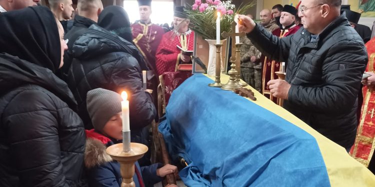 Із 36-річним військовим Іваном Щепанівським попрощалися у Золотопотіцькій громаді