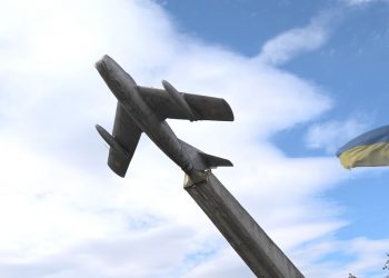 Радянський літак, який демонтували в Тернополі, продали з аукціону