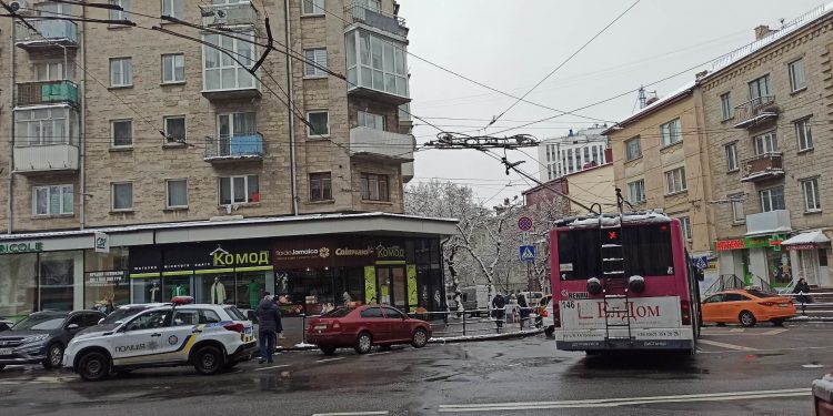 Затор виник через обрив тролейбусної лінії у Тернополі