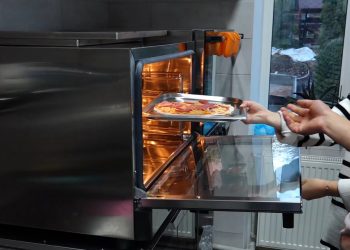 Майстер-клас з приготування піци для підлітків провели у БФ “Карітас”