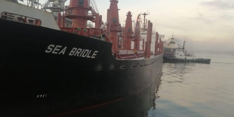 П’ять суден із зерном вийшли з портів України за дві доби