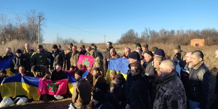 Україна звільнила з російського полону 60 військових та повернула додому 49 тіл захисників