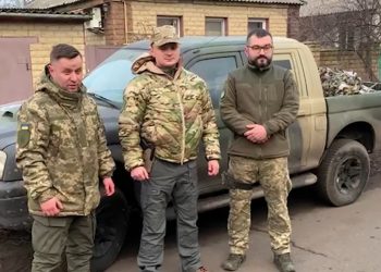 Михайло Головко відвіз бійцям у Бахмут автівки