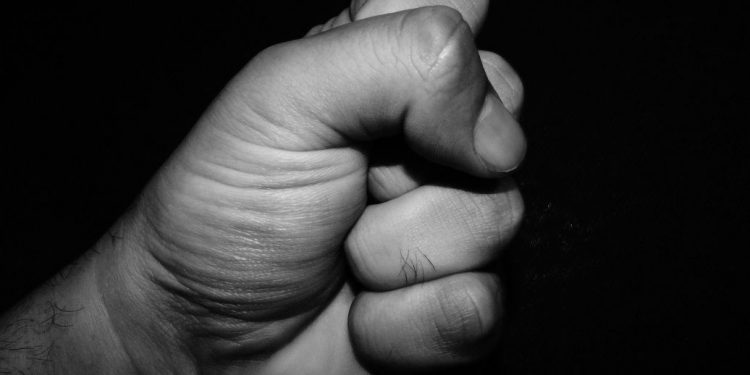 Трьом правоохоронцям, які катували тернополян, оголосили підозру