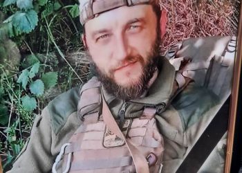 В останню дорогу провели героя з Тернополя Олександра Дівакова