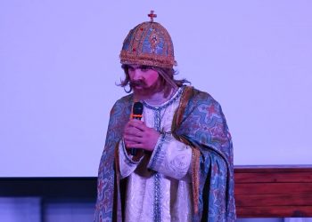 Казку дітям військовослужбовців та переселенців показали у ТНПУ