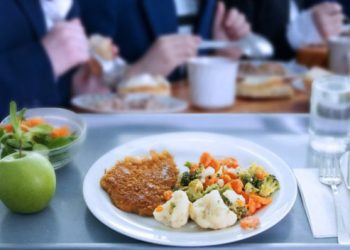 По 2 тисячі доларів отримає кожна опорна школа, щоб зробити ремонт у їдальнях