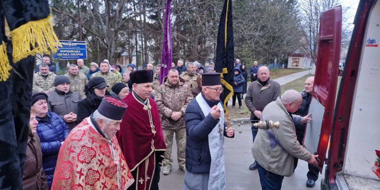 Із 29-річним воїном Анатолієм Пєсковим прощаються у Борщеві