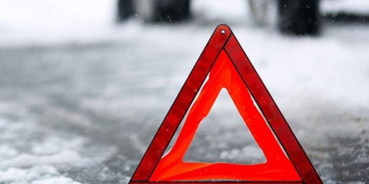 Водій легковика врізався у маршрутне таксі на Тернопільщині