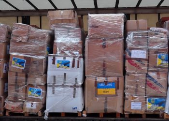 Вантажівку допомоги на фронт з іспанського Арагону передали волонтерам БО “Платформа Єдності”