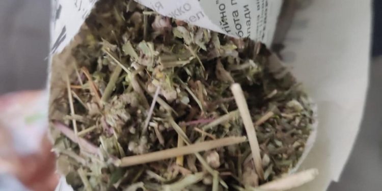 Наркотики виявили у двох людей на вулицях Тернополя за минулу добу