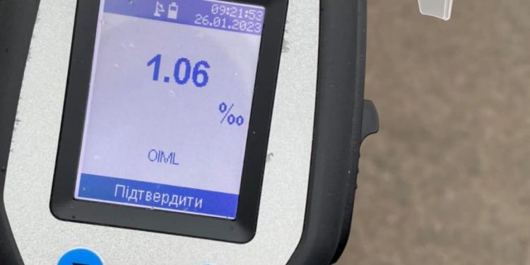 Нетверезого водія вантажівки виявили в Тернополі