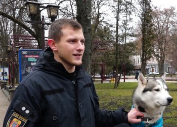 Домашнього улюбленця бере на роботу тернопільський поліцейський