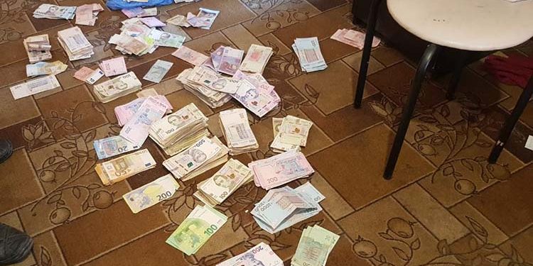 Оголосили підозру сутенерці, яка тривалий час переховувалася від поліції