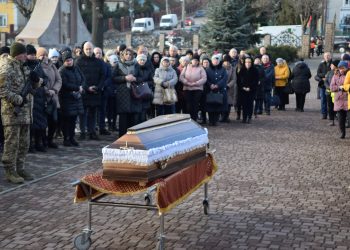 Тіло героя Тараса Ткачука зустріли у Чорткові