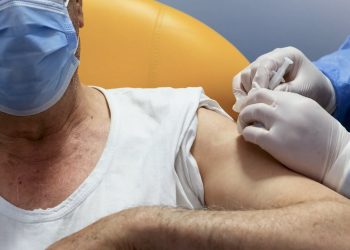 Другу бустерну дозу вакцини від ковіду можуть зробити жителі Тернопільщини