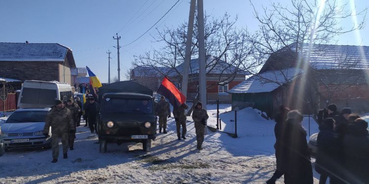 Громадського активіста і воїна Василя Капустинського ховають сьогодні у Білобожницькій громаді