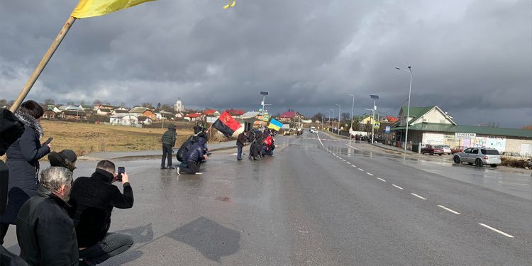 Тіло воїна Володимира Бучинського зустріли у Копичинецькій громаді