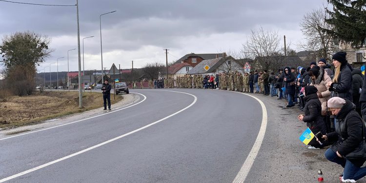 Тіло воїна Володимира Бучинського зустріли у Копичинецькій громаді