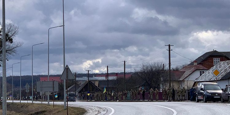 Тіло воїна Володимира Бучинського зустріли у Копичинецькій громаді
