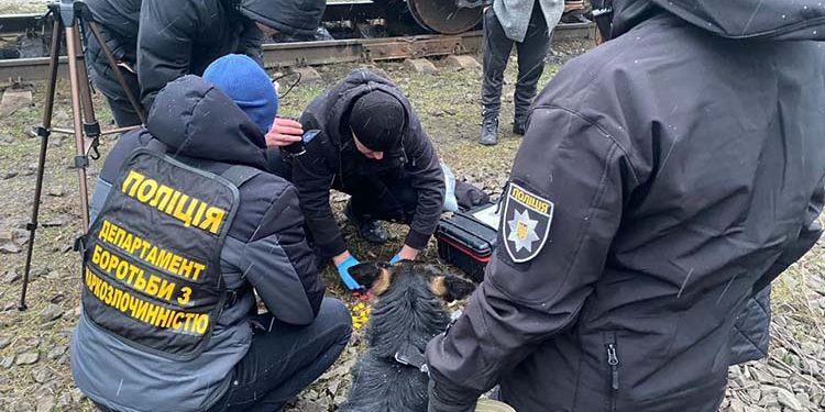 “Закладчика” зі згортками наркотиків виявили правоохоронці у центрі Тернополя