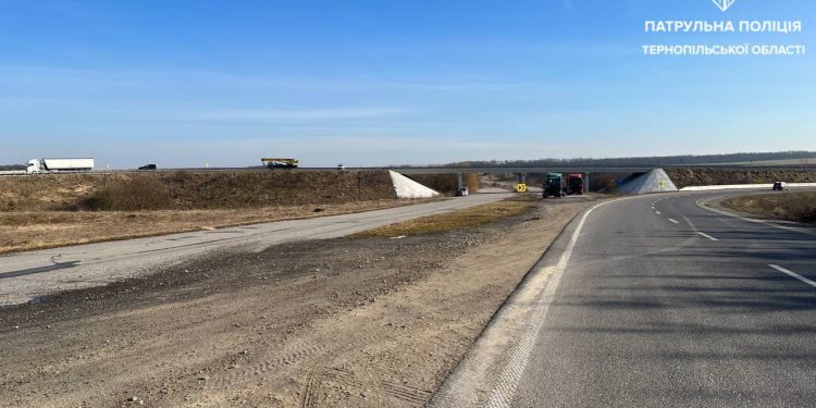Водій вантажівки потрапив в аварію на Теребовлянщині