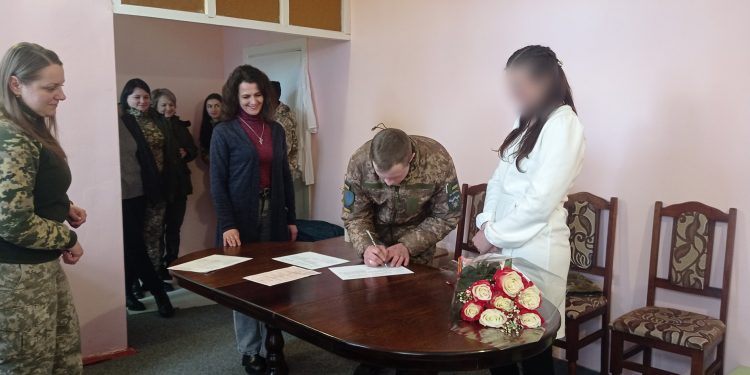 Військовий та засуджена уклали шлюб на Тернопільщині