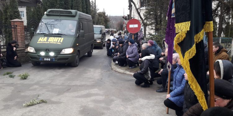 Із героями Дмитром Гуменним і Михайлом Сержантом попрощалися на Борщівщині