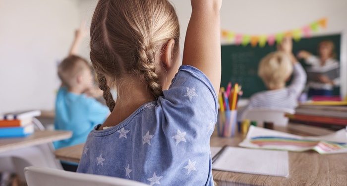 Яка категорія дітей у Тернопільській громаді має право на першочергове зарахування до шкіл і садочків