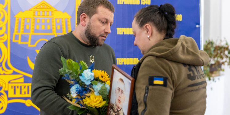 Державні нагороди вручили рідним загиблих військових з Тернопільщини