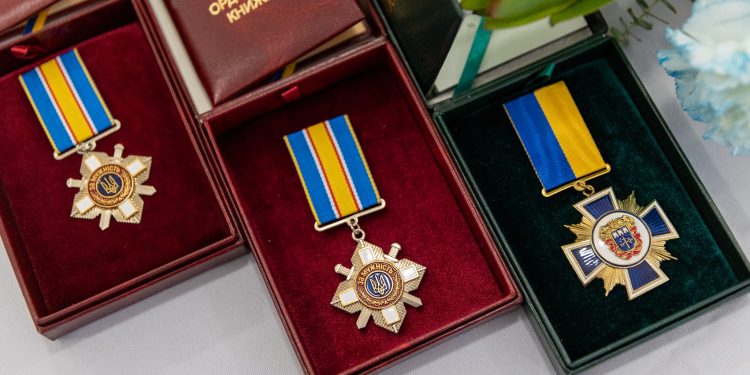 Державні нагороди вручили рідним загиблих військових з Тернопільщини