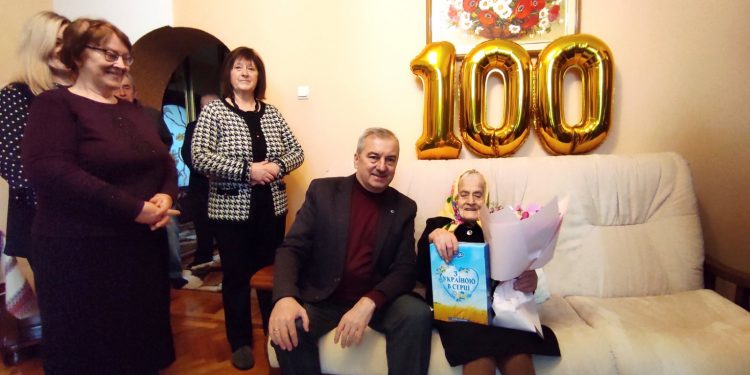 Столітній ювілей відзначила жителька Великої Березовиці
