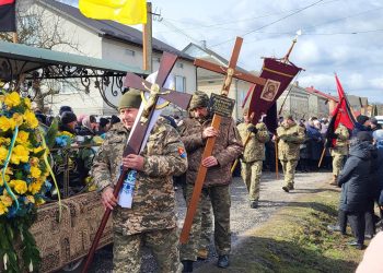 Із військовим Богданом Файфуркою попрощалися у Козівській громаді