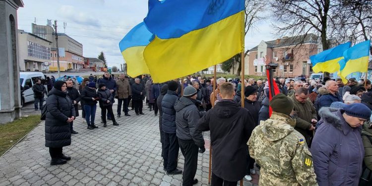 Із військовим Богданом Файфуркою попрощалися у Козівській громаді