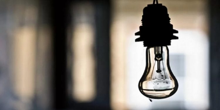 Через негоду знеструмені населені пункти на Тернопільщині